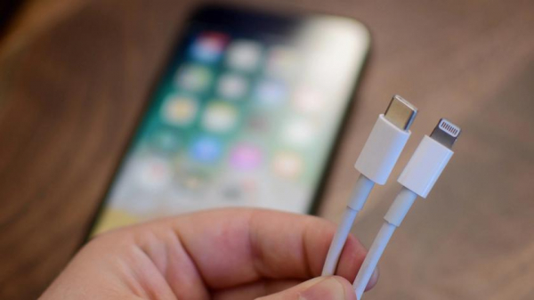 
						Куо: не только iPhone 15, но и AirPods, MagSafe Battery Pack и другие аксессуары Apple тоже перейдут на USB-C
					