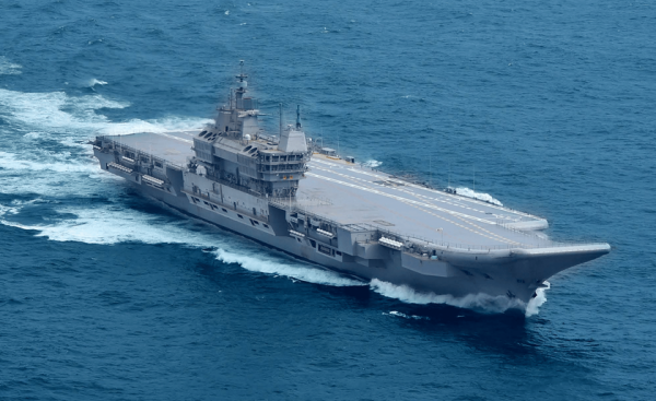 Индия построила первый авианосец INS Vikrant стоимостью $2,5 млрд – он может нести истребители F-18 Super Hornet, Rafale M, Tejas и МиГ-29
Индия построила первый авианосец INS Vikrant стоимостью $2,5 млрд – он может нести истребители F-18 Super Hornet, Rafale M, Tejas и МиГ-29
