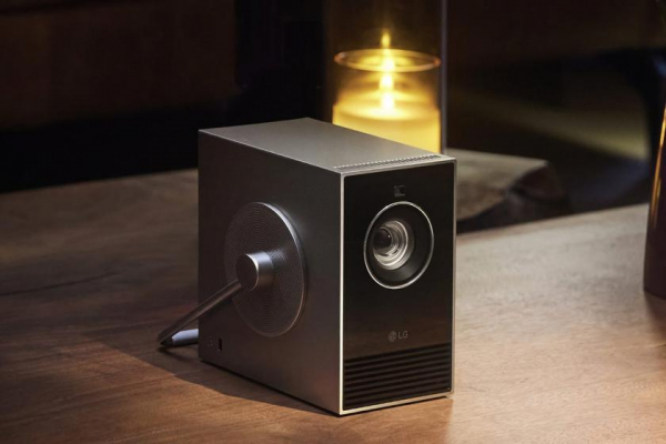 LG CineBeam Qube: 120-дюймовый проектор с разрешением 4K