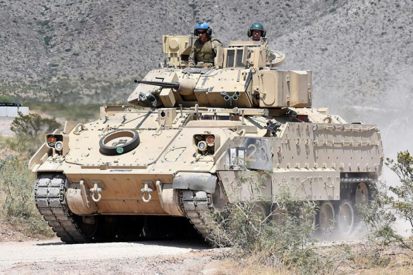 Пентагон: Украина получит БМП Bradley в модификации M2A2 ODS с информационной системой FBCB2 и улучшенной защитой
Пентагон: Украина получит БМП Bradley в модификации M2A2 ODS с информационной системой FBCB2 и улучшенной защитой