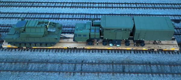 Российские «зенитно-ракетные комплексы» С-300 и «Тор-М1» неожиданно оказались на железной дороге в Огайо
Российские «зенитно-ракетные комплексы» С-300 и «Тор-М1» неожиданно оказались на железной дороге в Огайо