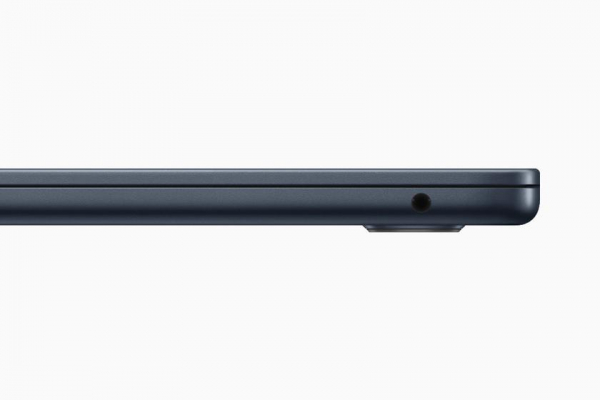 
						Apple показала обновленный MacBook Air: новый чип M2, &laquo;монобровь&raquo;, MagSafe и быстрая зарядка за $1200
					