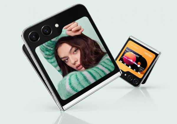 Вслед за Galaxy S23 FE: Samsung Galaxy Flip 5 также получил стабильную версию One UI 6 с Android 14 на борту
Вслед за Galaxy S23 FE: Samsung Galaxy Flip 5 также получил стабильную версию One UI 6 с Android 14 на борту