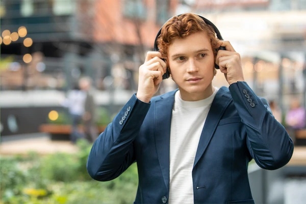 
						Sony WH-1000XM4: беспроводные наушники с активным шумоподавлением и автономностью до 30 часов за $350
					