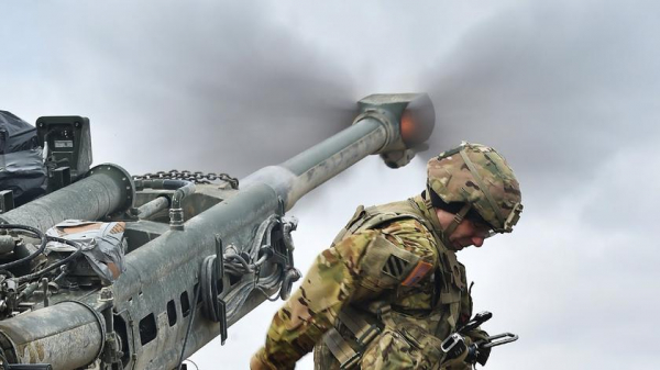 M777 в действии: украинские военные опубликовали эффектное видео боевой работы американской 155-мм гаубицы
M777 в действии: украинские военные опубликовали эффектное видео боевой работы американской 155-мм гаубицы