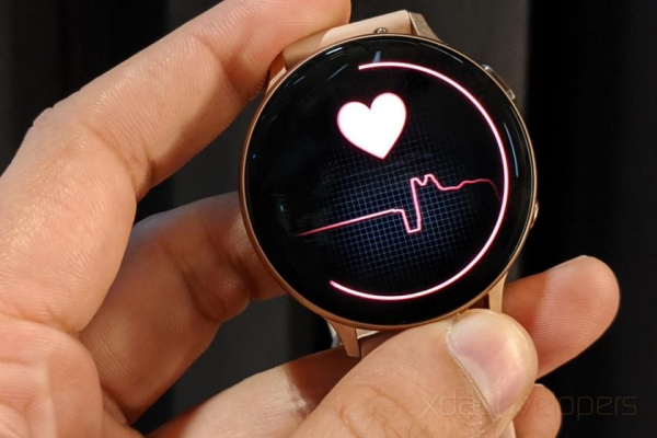 Samsung наконец активировала ЭКГ в смарт-часах Galaxy Watch Active 2
Samsung наконец активировала ЭКГ в смарт-часах Galaxy Watch Active 2