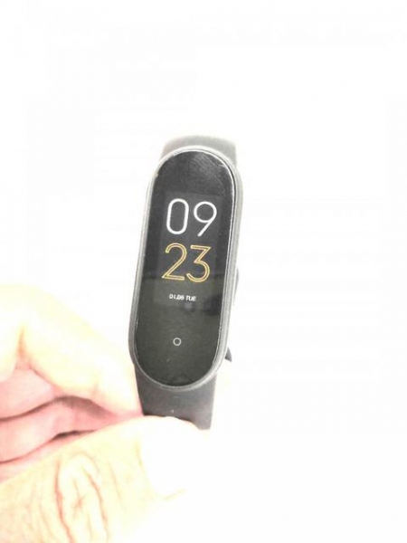 Фитнес-трекер Xiaomi Mi Band 5 показали на «живых» фото
Фитнес-трекер Xiaomi Mi Band 5 показали на «живых» фото