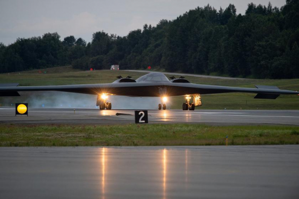 
							B-2 Spirit, B-52H Stratofortress и B-1B Lancer &ndash; ВВС США одновременно использовали сразу все типы стратегических бомбардировщиков
						