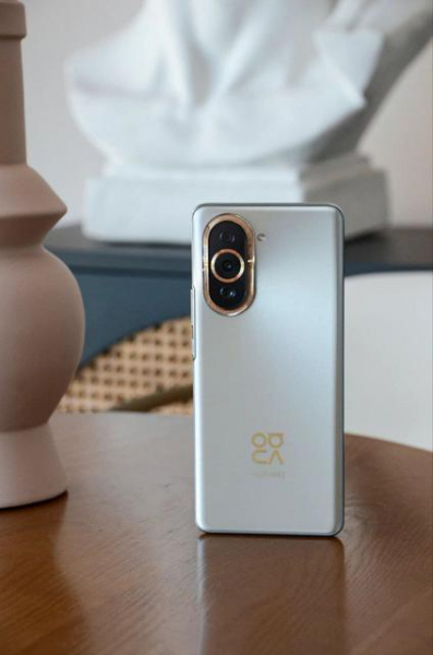 Snapdragon 7 Gen1, 100-Вт зарядка, камеры на 50 МП и 60 МП – опубликованы характеристики и реальные фотографии Huawei nova 10
Snapdragon 7 Gen1, 100-Вт зарядка, камеры на 50 МП и 60 МП – опубликованы характеристики и реальные фотографии Huawei nova 10
