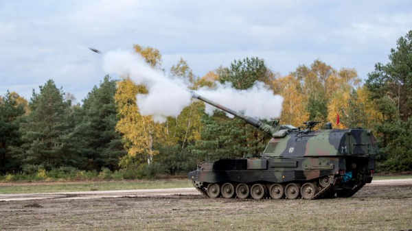 Германия согласилась продать Украине 100 современных самоходных гаубиц Panzerhaubitze 2000 – сумма контракта составила €1,7 млрд
Германия согласилась продать Украине 100 современных самоходных гаубиц Panzerhaubitze 2000 – сумма контракта составила €1,7 млрд