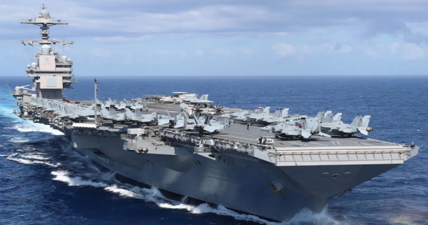 США отправили в Англию самый большой в мире атомный авианосец USS Gerald R. Ford стоимостью $13 млрд с десятками истребителей F/A-18 Hornet
США отправили в Англию самый большой в мире атомный авианосец USS Gerald R. Ford стоимостью $13 млрд с десятками истребителей F/A-18 Hornet