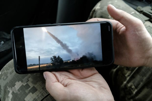 Отремонтировать HIMARS по мессенджеру: ВСУ восстанавливают технику прямо на поле боя с помощью секретных чатов с иностранными специалистами — WSJ
Отремонтировать HIMARS по мессенджеру: ВСУ восстанавливают технику прямо на поле боя с помощью секретных чатов с иностранными специалистами — WSJ