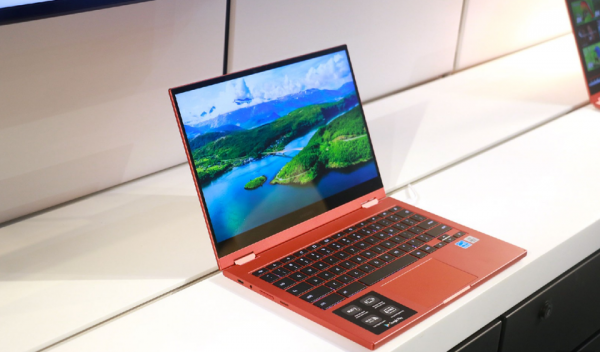Samsung Galaxy Chromebook 2: первый хромбук с дисплеем QLED и автономностью в 14 часов
Samsung Galaxy Chromebook 2: первый хромбук с дисплеем QLED и автономностью в 14 часов