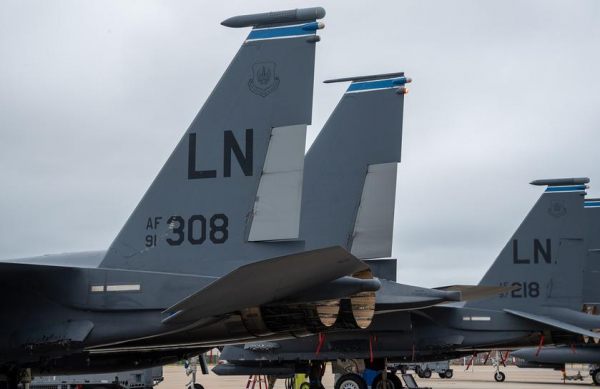 F-15E 91-0308 стал первым истребителем Strike Eagle на базе «Лейкенхит» в Великобритании, который смог пролететь 10 000 часов
F-15E 91-0308 стал первым истребителем Strike Eagle на базе «Лейкенхит» в Великобритании, который смог пролететь 10 000 часов