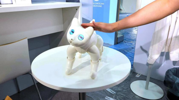 
						На&nbsp;IFA 2022 показали няшного робота-кота MarsCat, который чувствует прикосновения, реагирует на&nbsp;голоса и&nbsp;играет с&nbsp;игрушками
					