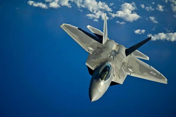 США отправят истребители пятого поколения F-22 Raptor в Японию на замену F-15 Eagle
США отправят истребители пятого поколения F-22 Raptor в Японию на замену F-15 Eagle