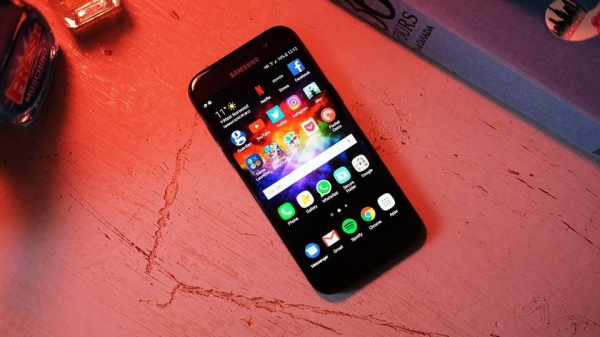 
						Хоть и целых 4 года, но не так часто: расширенная поддержка смартфонов Samsung оказалась ограниченной
					