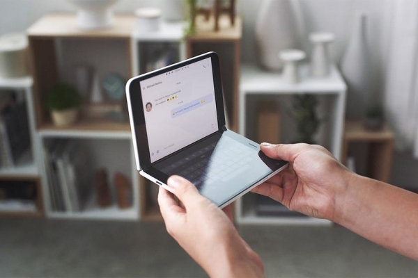 Подешевевший на $400 складной смартфон Microsoft Surface Duo на следующей неделе выходит в Европе
Подешевевший на $400 складной смартфон Microsoft Surface Duo на следующей неделе выходит в Европе
