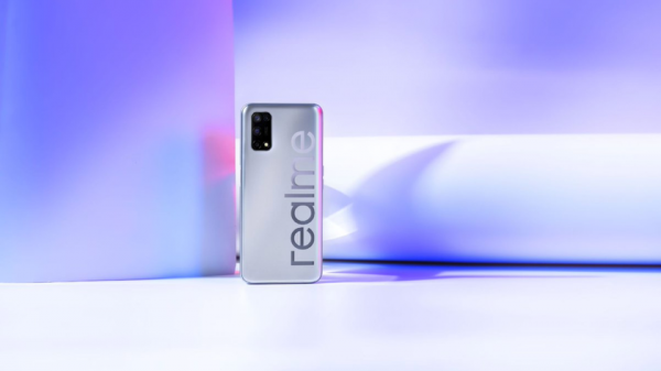 
						Суббренд OPPO раскрыл внешний вид нового флагманского смартфона Realme V5
					