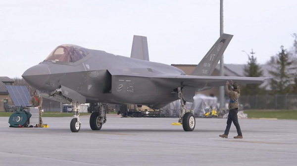 Германия примет шесть американских истребителей пятого поколения F-35 Lightning II для ознакомления и учений Air Defender 2023
Германия примет шесть американских истребителей пятого поколения F-35 Lightning II для ознакомления и учений Air Defender 2023