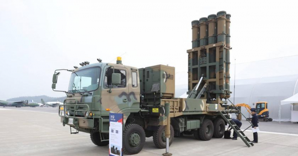 
							Республика Корея успешно протестировала систему противовоздушной обороны L-SAM для уничтожения баллистических ракет, которая почти вдвое превосходит Patriot по высоте перехвата
						