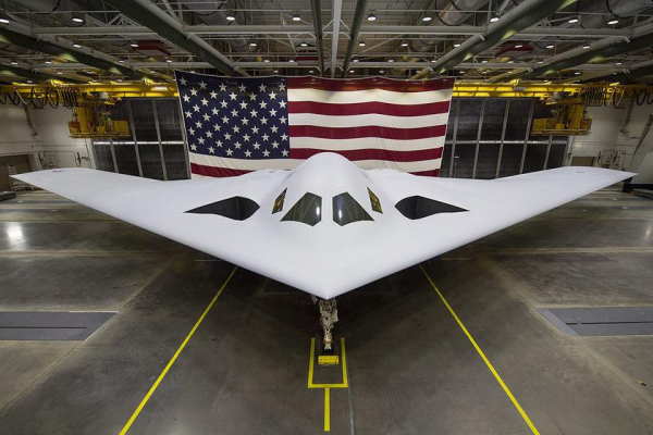 ВВС США смогут заказать более одного ядерного бомбардировщика B-21 Raider в 2024 году, если Конгресс одобрит запрос на финансирование в размере $2,3 млрд
ВВС США смогут заказать более одного ядерного бомбардировщика B-21 Raider в 2024 году, если Конгресс одобрит запрос на финансирование в размере $2,3 млрд