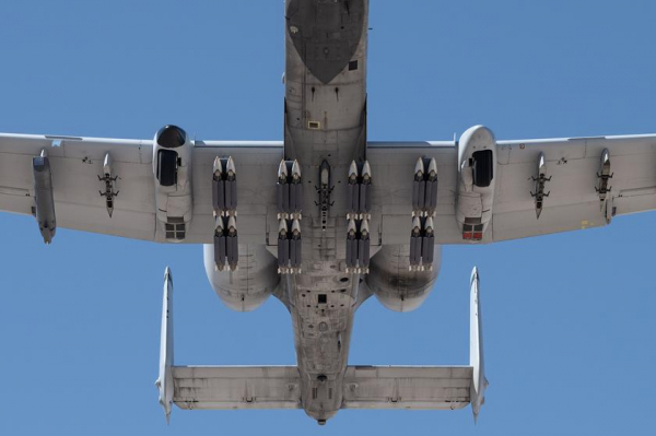 
							Штурмовики A-10 Thunderbolt II смогут нести 16 высокоточных бомб GBU-39/B SDB после обновления программного обеспечения
						