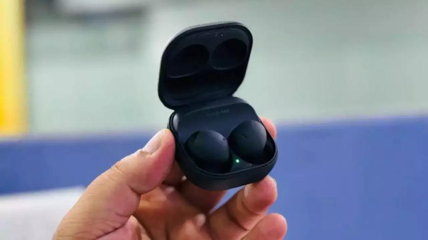 Появились изображения упаковки новых наушников Samsung Galaxy Buds 3, но выглядят они подозрительно Появились изображения упаковки новых наушников Samsung Galaxy Buds 3, но выглядят они подозрительно