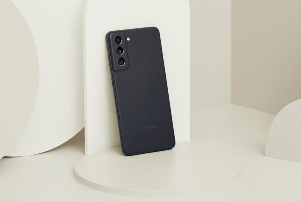 Samsung Galaxy S21 FE – Snapdragon 888, 120-Гц экран Dynamic AMOLED 2X, 4500 мА*ч, IP68 и Android 12 с One UI 4.0 по цене от $699
Samsung Galaxy S21 FE – Snapdragon 888, 120-Гц экран Dynamic AMOLED 2X, 4500 мА*ч, IP68 и Android 12 с One UI 4.0 по цене от $699