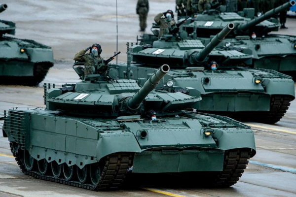 
							Украинские штурмовики уничтожили российский модернизированный танк Т-80БВМ
						