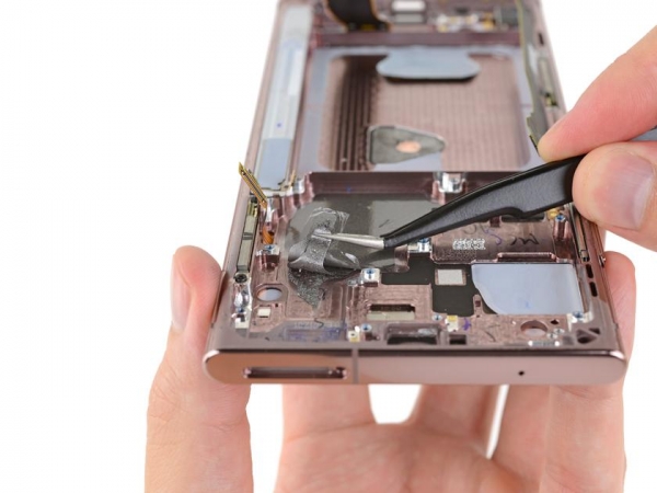 
						3 из 10: в iFixit оценили ремонтопригодность Samsung Galaxy Note 20 и выяснили, почему смартфоны перегреваются
					