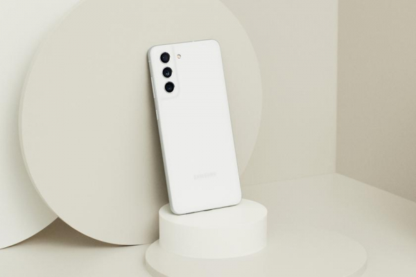 Samsung Galaxy S21 FE – Snapdragon 888, 120-Гц экран Dynamic AMOLED 2X, 4500 мА*ч, IP68 и Android 12 с One UI 4.0 по цене от $699
Samsung Galaxy S21 FE – Snapdragon 888, 120-Гц экран Dynamic AMOLED 2X, 4500 мА*ч, IP68 и Android 12 с One UI 4.0 по цене от $699