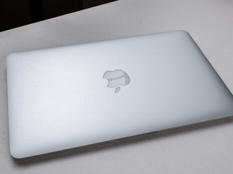 Apple работает над добавлением сенсорных экранов в MacBook Pro. Джобс при жизни был против такой идеи Apple работает над добавлением сенсорных экранов в MacBook Pro. Джобс при жизни был против такой идеи