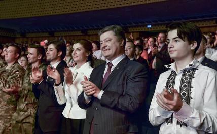 Азаров: в семье отпетого русофоба Порошенко все говорят на русском Азаров: в семье отпетого русофоба Порошенко все говорят на русском