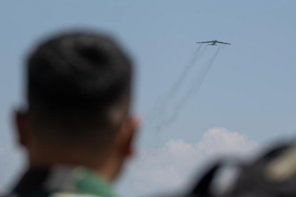 Первое в истории развёртывание ядерных бомбардировщиков B-52H в Индонезии подошло к концу – ВВС США возвращают стратегические самолёты на Гуам
Первое в истории развёртывание ядерных бомбардировщиков B-52H в Индонезии подошло к концу – ВВС США возвращают стратегические самолёты на Гуам