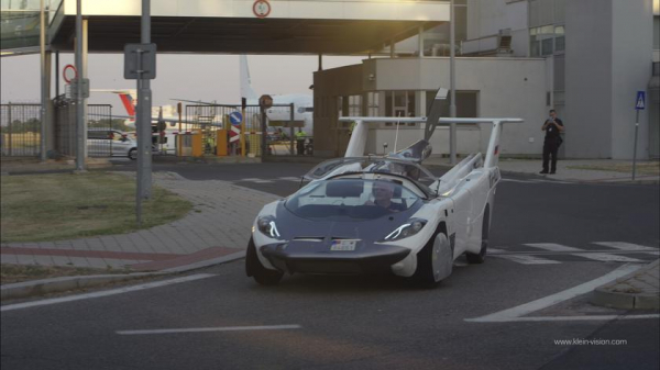 Добро пожаловать в будущее: летающий автомобиль-трансформер AirCar совершил первый в истории перелет между городами
Добро пожаловать в будущее: летающий автомобиль-трансформер AirCar совершил первый в истории перелет между городами