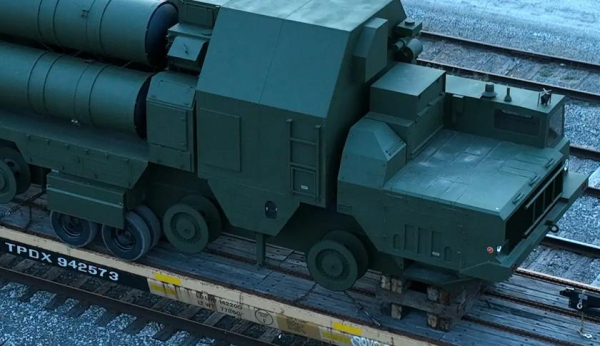 Российские «зенитно-ракетные комплексы» С-300 и «Тор-М1» неожиданно оказались на железной дороге в Огайо
Российские «зенитно-ракетные комплексы» С-300 и «Тор-М1» неожиданно оказались на железной дороге в Огайо