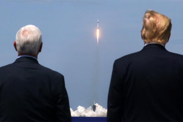 
						Компания Илона Маска SpaceX впервые отправила корабль с людьми к МКС
					