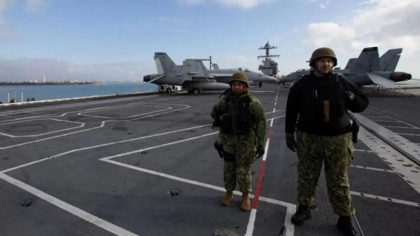 США отправили в Англию самый большой в мире атомный авианосец USS Gerald R. Ford стоимостью $13 млрд с десятками истребителей F/A-18 Hornet
США отправили в Англию самый большой в мире атомный авианосец USS Gerald R. Ford стоимостью $13 млрд с десятками истребителей F/A-18 Hornet