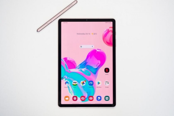 
						Официально: планшет Samsung Galaxy Tab S7+ получит аккумулятор на 10090 мАч
					