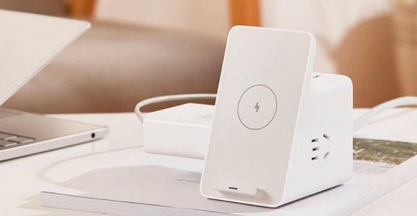 Xiaomi представила беспроводную зарядку для смартфона, к которой можно подключить еще 5 гаджетов
Xiaomi представила беспроводную зарядку для смартфона, к которой можно подключить еще 5 гаджетов