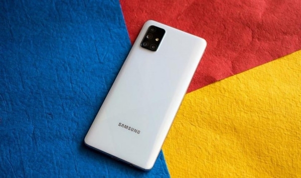 
						Samsung сертифицировала смартфон Galaxy M62 с аккумулятором на 7000 мАч
					