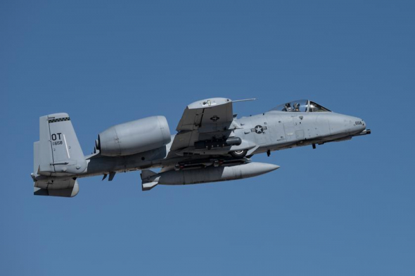 
							Штурмовики A-10 Thunderbolt II смогут нести 16 высокоточных бомб GBU-39/B SDB после обновления программного обеспечения
						