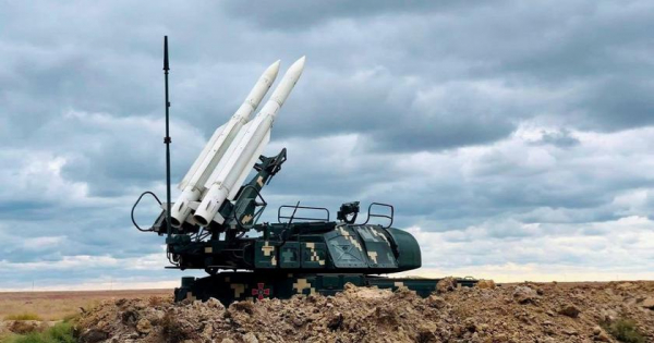 
							Украинский ЗРК &laquo;Бук-М1&raquo; уничтожил российский вертолёт Ка-52 &laquo;Аллигатор&raquo; и иранский дрон Shahed-136 (видео)
						