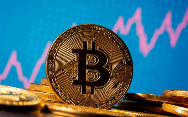 Bitcoin рвётся к рекорду – цена уже превысила $62 000
Bitcoin рвётся к рекорду – цена уже превысила $62 000