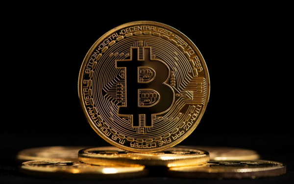 Неизвестный миллиардер неожиданно потратил $3 млрд на покупку Bitcoin и стал третьим крупнейших держателем криптовалюты
Неизвестный миллиардер неожиданно потратил $3 млрд на покупку Bitcoin и стал третьим крупнейших держателем криптовалюты