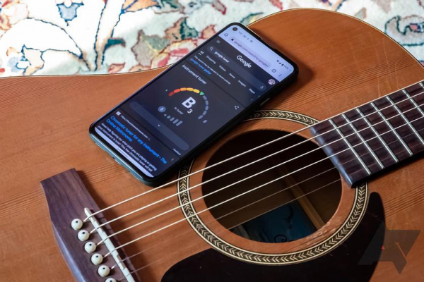 
						Google добавила в результаты  поиска гитарный тюнер
					