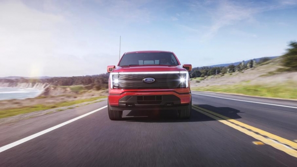 
						Конкурент Tesla Cybertruck и Hummer EV: Ford представил электрический пикап F-150 Lightning с запасом хода до 500 км и ценником от $39 900
					