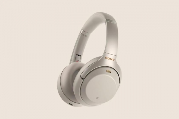 
						В сети появился рекламный ролик наушников Sony WH-1000XM4: быстрая зарядка, порт USB-C, поддержка Google Assistant и функция Ambient Sound
					