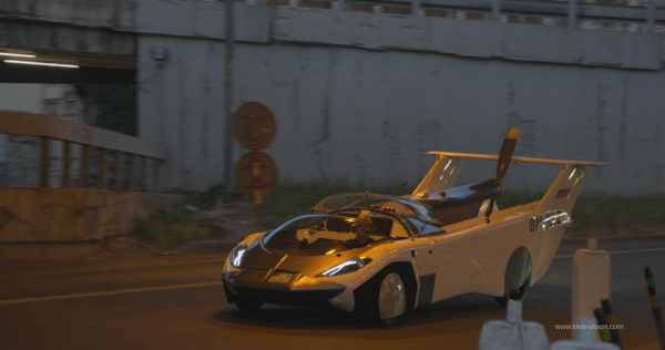 Добро пожаловать в будущее: летающий автомобиль-трансформер AirCar совершил первый в истории перелет между городами
Добро пожаловать в будущее: летающий автомобиль-трансформер AirCar совершил первый в истории перелет между городами